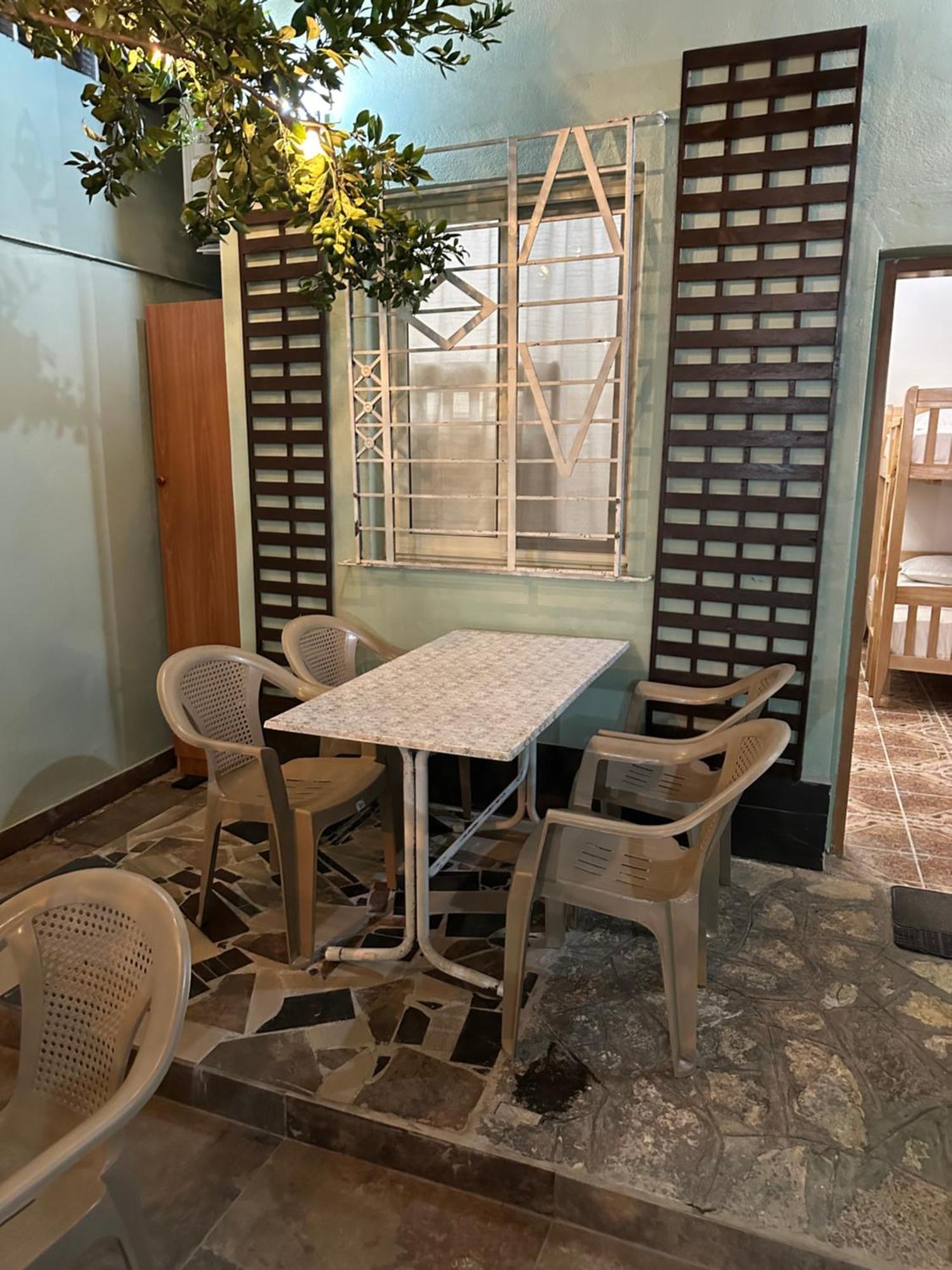 Tirana Lemon Breeze Hostel Exterior foto